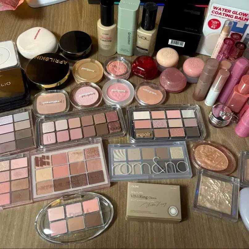 [BUNJANG] Bundle Set: Eyeshadow Palettes, Blushes, Highlighters, Base Makeup, and Lip Products / 베이스(23호) + 색조(봄웜/여쿨/갈웜) 화장품 판매 *일괄도 가능*
