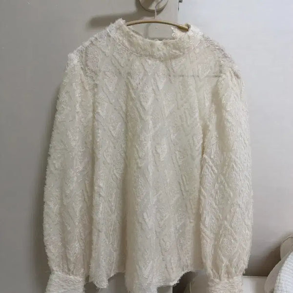 [BUNJANG] White Textured Blouse / 화이트 텍스처 블라우스
