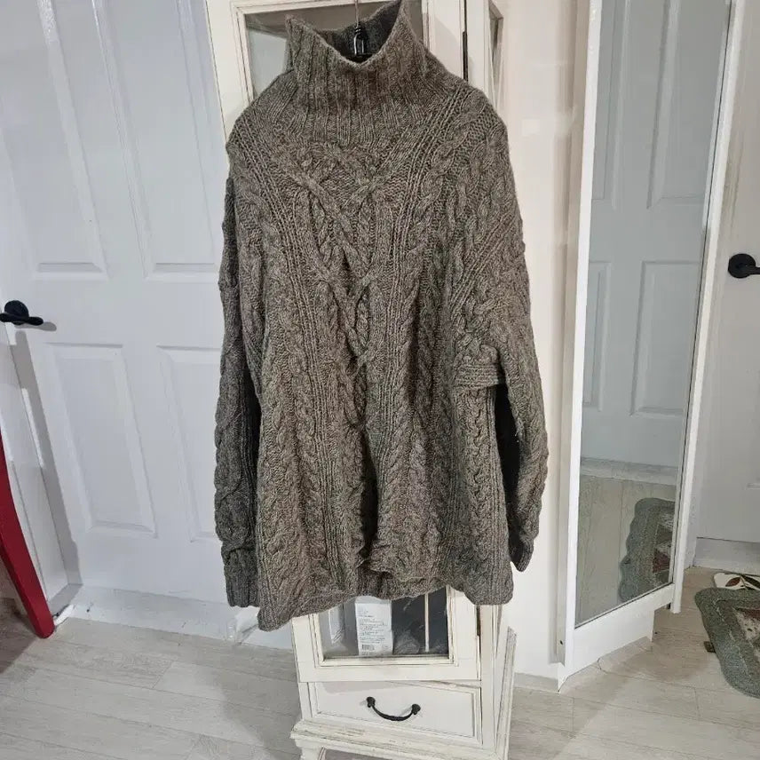 [BUNJANG] Handmade 100% Wool Cable Knit Turtleneck Sweater / 핸드메이드 모100 케이블 니트 터틀넥 스웨터