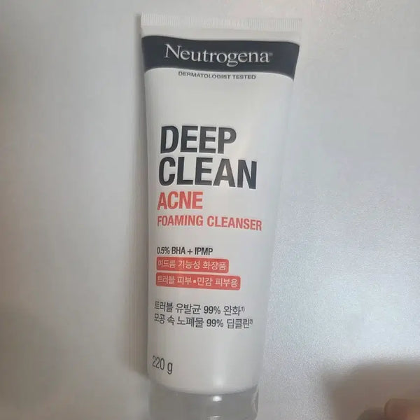 [BUNJANG] Neutrogena Deep Clean pH Balanced Acne Foaming Cleanser 220g / 뉴트로지나 딥클린 약산성 아크네 포밍 클렌저 220g