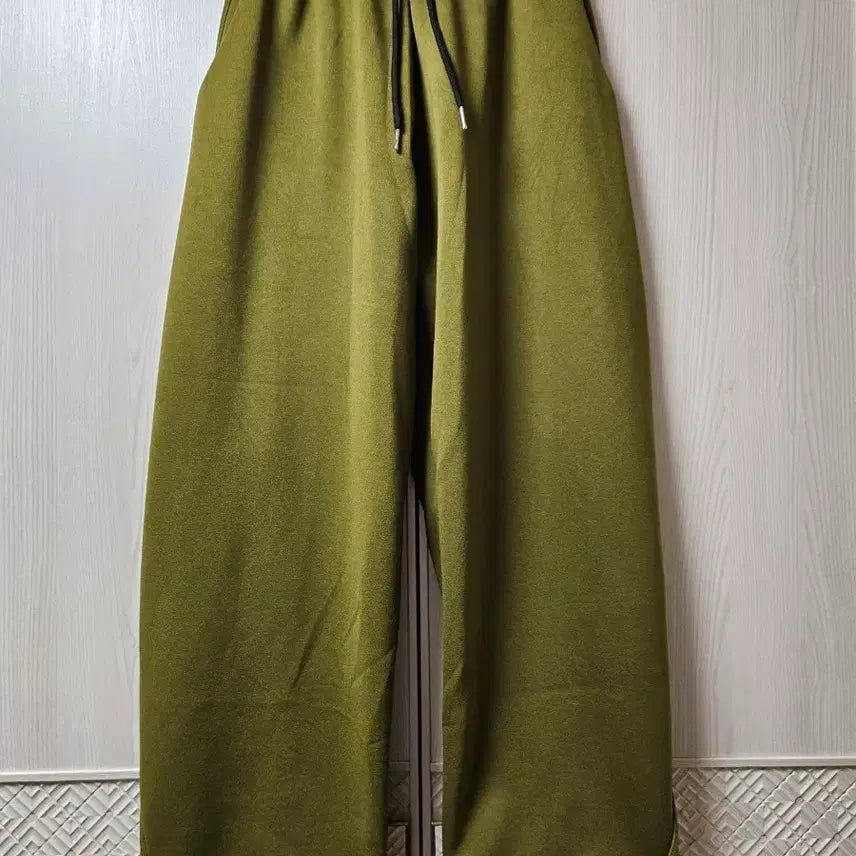 [BUNJANG] Wide Training Pants (Olive) / 와이드 트레이닝 팬츠(올리브)