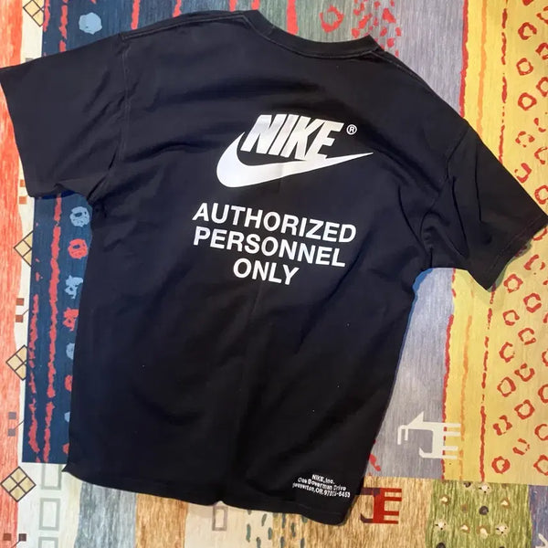 [BUNJANG] Nike "Restricted Access" Graphic T-Shirt / 나이키 관계자외 출입금지 티셔츠