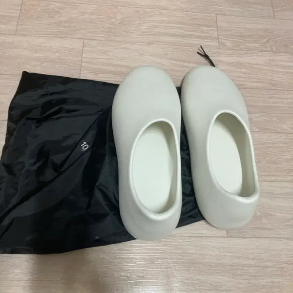 [BUNJANG] Yeezy SL01 Sneakers Size 10 / Yeezy sl01 10사이즈 새상품팝니다