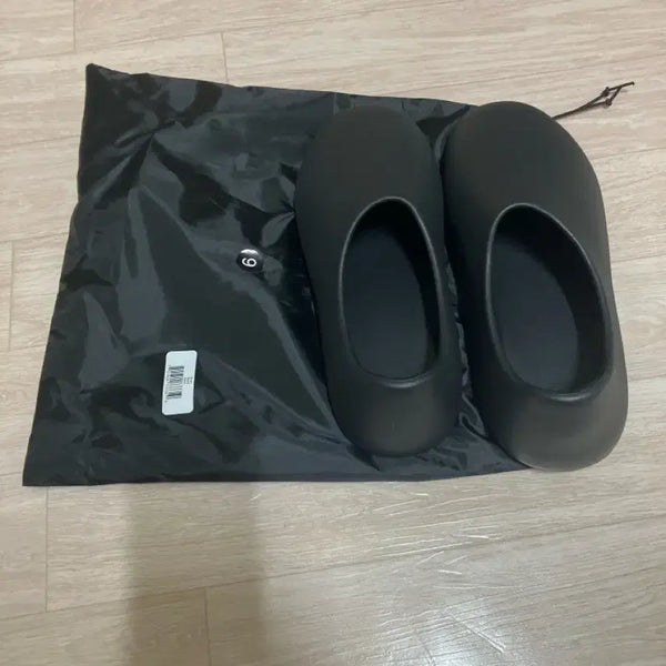 [BUNJANG] Yeezy SL01 Sneakers Size 9 / Yeezy sl01 9사이즈 새상품팝니다