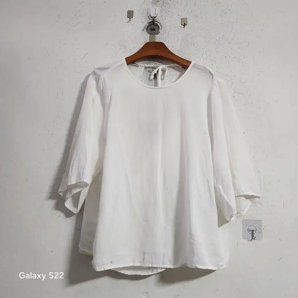 [BUNJANG] White Short-Sleeved Blouse / 반팔 블라우스 흰색