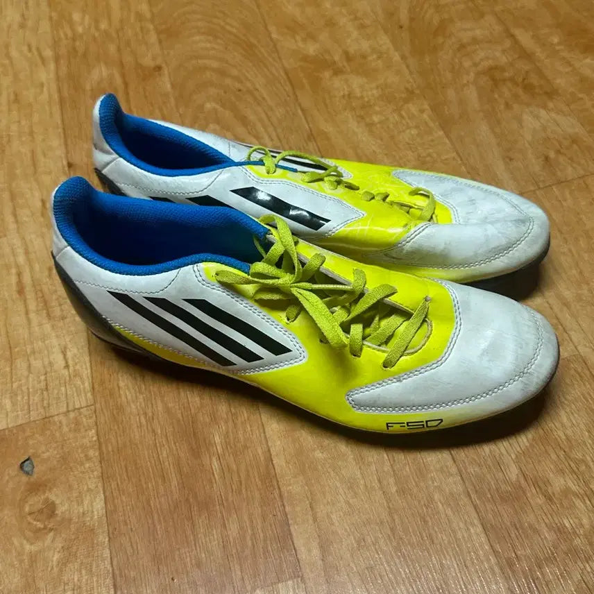 [BUNJANG] Adidas Football Boots (255) / 아디다스축구화급처 (255)