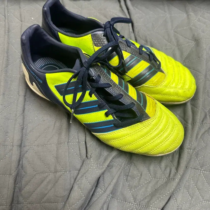 [BUNJANG] Adidas Football Boots (260mm) / 아디다스 축구화 급처 (260)