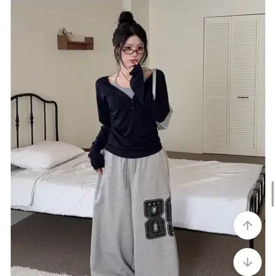[BUNJANG] Avely Slim Fit Off-Shoulder Top / 에이블리 슬림핏 오프숄더