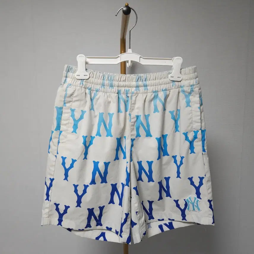 [BUNJANG] MLB Gradient Monogram Swim Pants (Size M) / M ) MLB 엠엘비 그라데이션 모노그램 스윔팬츠