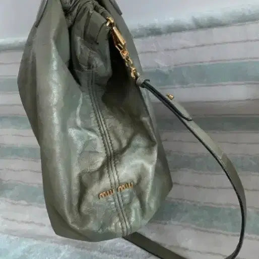 [BUNJANG] Miu Miu Matelassé Shoulder Bag Khaki / 미우미우 마테라쎄 숄더백 카키