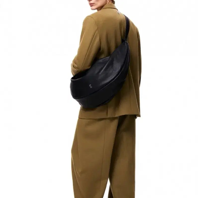 [BUNJANG] Wooyoungmi Moon Bag Large Black Leather Shoulder Bag / 우영미 문백 L 사이즈 (블랙 색상)