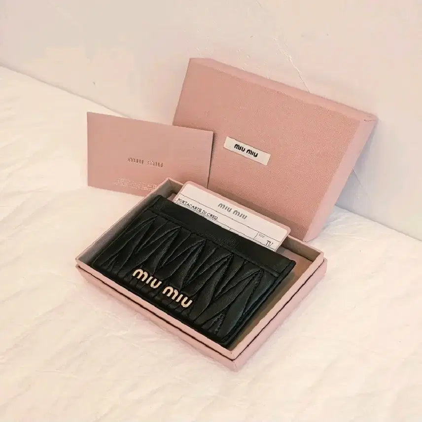[BUNJANG] Miu Miu Women's Matelassé Card Holder 5MC208 Pink / [정품] 미우미우 여성 카드지갑 5MC208 Matelasse1