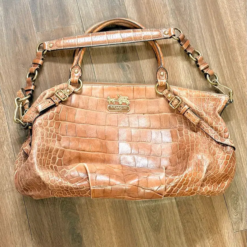 [BUNJANG] Coach Crocodile Embossed Leather Shoulder Tote Bag Brown / 코치 악어 무늬 숄더백 토트백 브라운