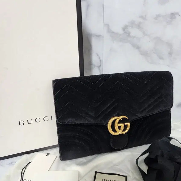 [BUNJANG] Gucci Marmont Velvet Clutch Bag Black / 구찌 마몽 벨벳 블랙 클러치백
