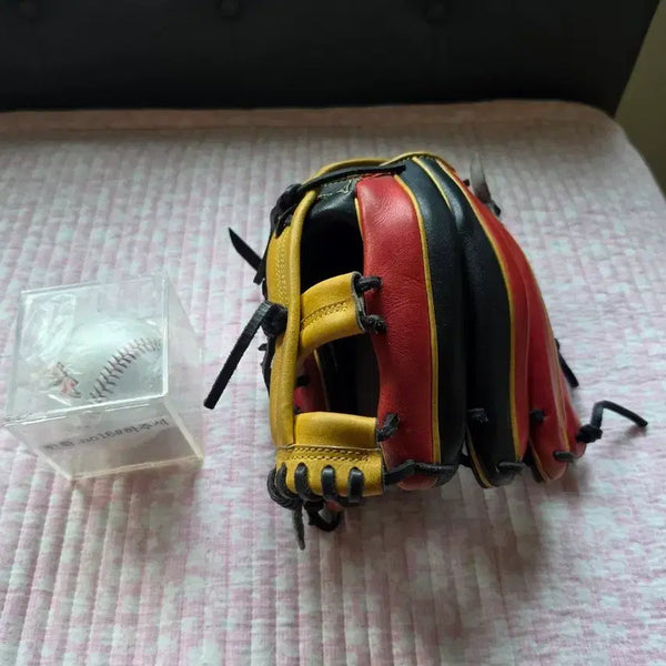 [BUNJANG] Ryu Hyun-jin / Ha Joo-seok Signed Baseball Glove / 류 하주석 내야 야구글러브 사인볼 판마