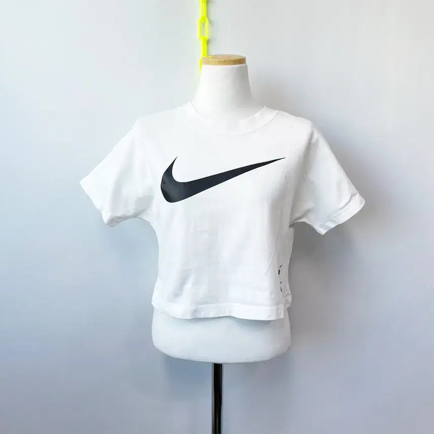 [BUNJANG] Nike 2021 Women's Crop T-Shirt Size S / 나이키 2021 여성크롭반팔 S