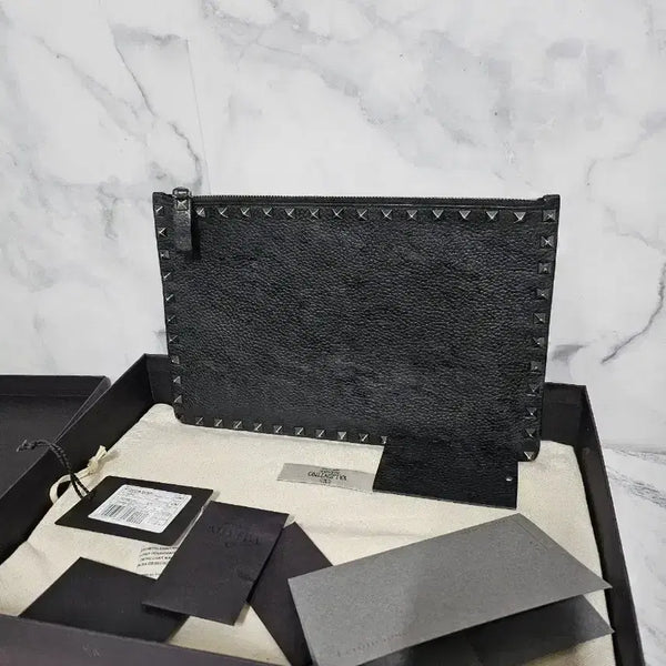 [BUNJANG] Valentino Rockstud Black Clutch Full Set / 발렌티노 락스터드 클러치 블랙 풀세트