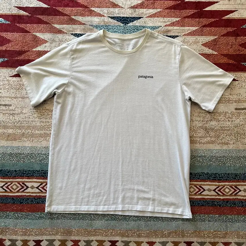 [BUNJANG] Patagonia P-6 Logo T-Shirt White / 파타고니아 P-6 빅로고 반팔 티셔츠 [화이트] L/100