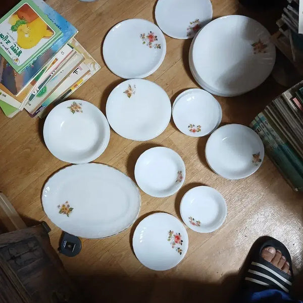 [BUNJANG] Vintage Milk Glass Dinnerware Set (42 Pieces) / 빈티지밀크크라스식기42점일괄