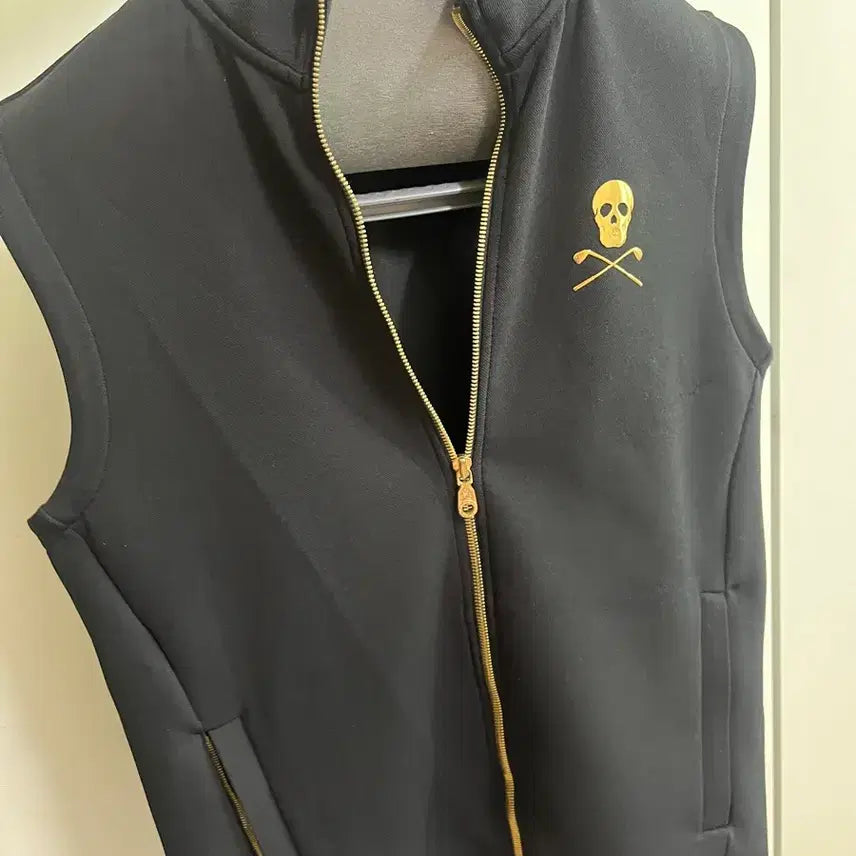 [BUNJANG] Mark & Lona Luxury Golf Vest Black / MARK & LONA 마크앤로나 럭셔리 골프웨어 조끼 블랙