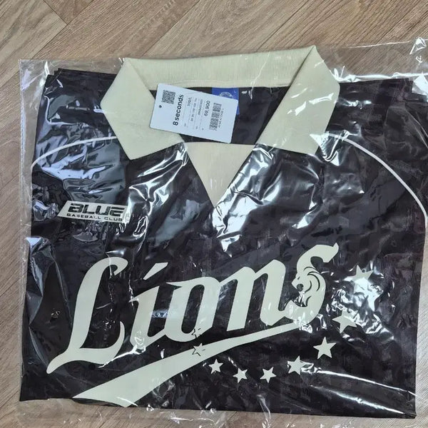 [BUNJANG] Samsung Lions x 8Seconds Sporty Colorneck Short-Sleeve T-Shirt Brown / 삼성라이온즈 에잇세컨즈 스포티 칼라넥 반소매 티셔츠 브라운 판매