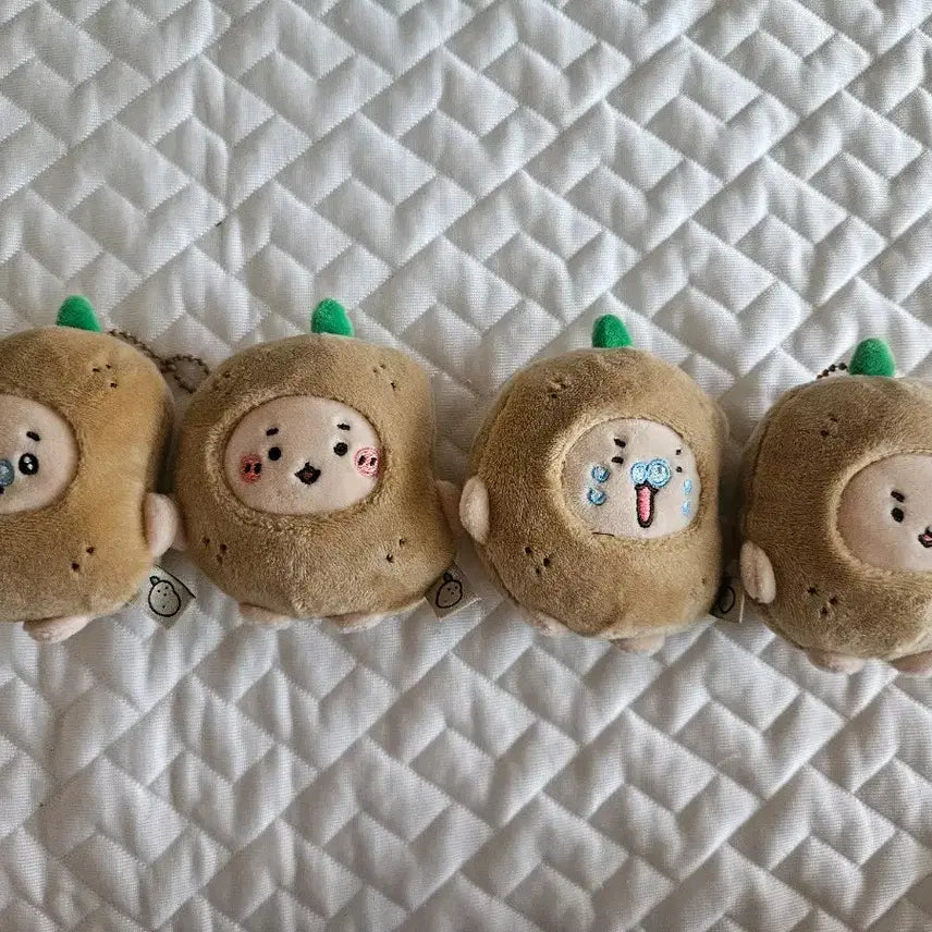 [BUNJANG] Manggeureonjin Gom (MangGom) Potato Doll Bundle Set / 망그러진곰 망곰이 감자 인형 일괄