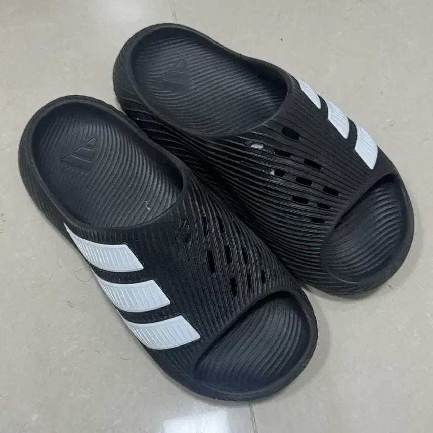 [BUNJANG] Adidas Purechill Slides 275 New / 아디다스 퓨어칠 슬리퍼 275 새상품
