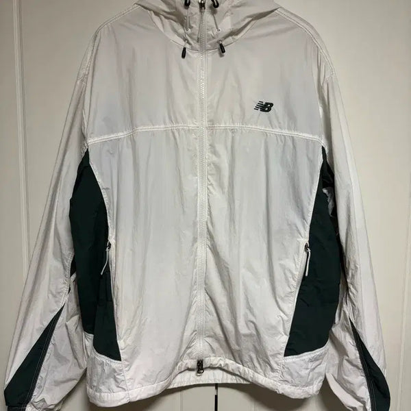 [BUNJANG] New Balance Nano Light Hooded Windbreaker / 뉴발란스 나노 라이트 후드 바람막이