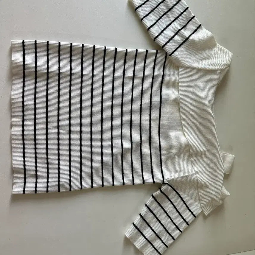 [BUNJANG] Off-Shoulder Striped Knit Top / 오프숄더 단가라 니트