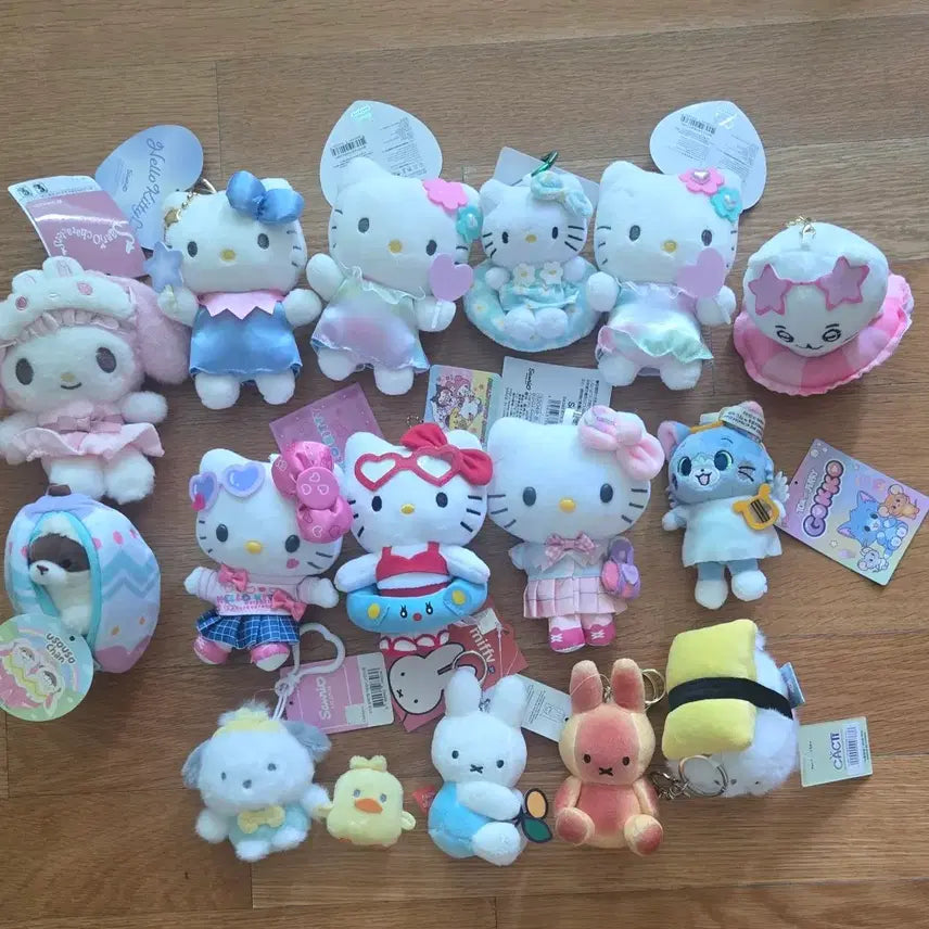 [BUNJANG] Sanrio and Friends Plush Keychains Collection / [개당가격] 산리오 등 인형키링 모음