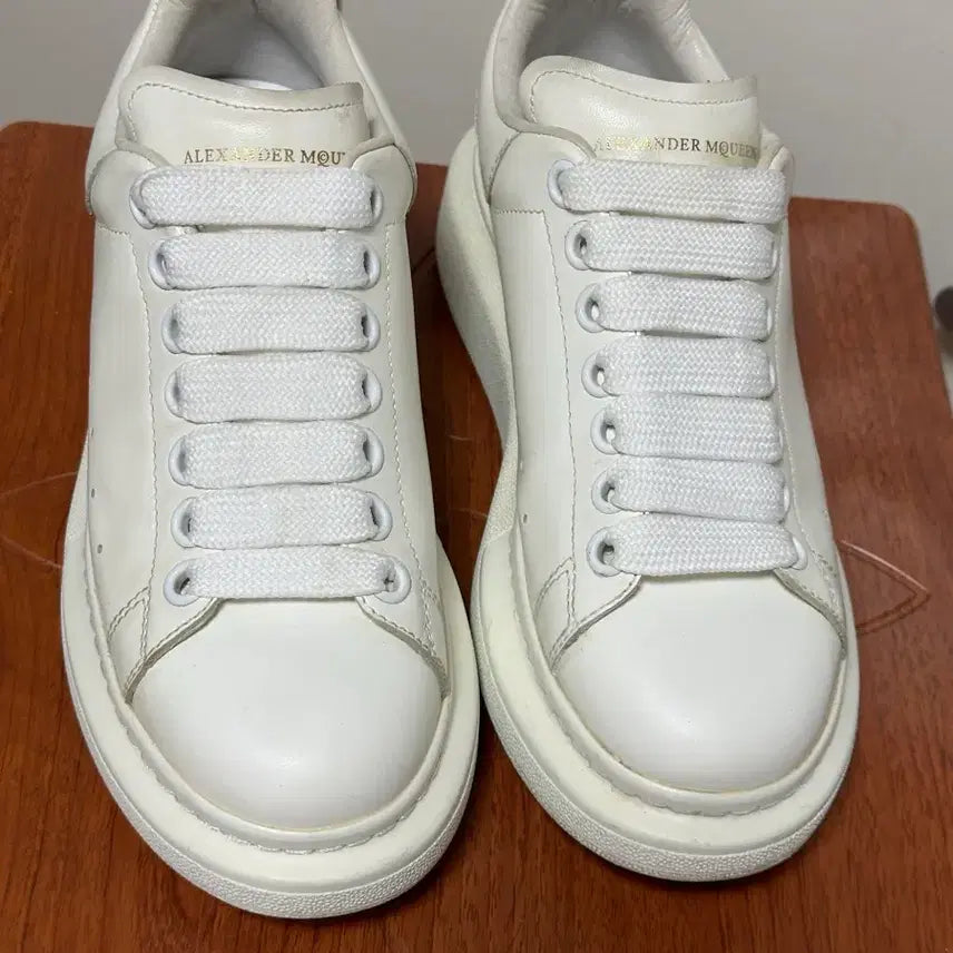 [BUNJANG] Alexander McQueen Oversized Sole Sneakers White / 알렉산더 맥퀸 오버솔 스니커즈 화이트 35