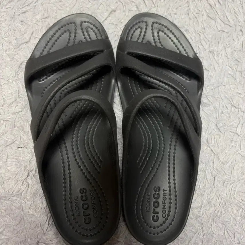 [BUNJANG] Crocs Comfort Slide Sandals W8 (250) / 크록스 슬리퍼 W8 (250)