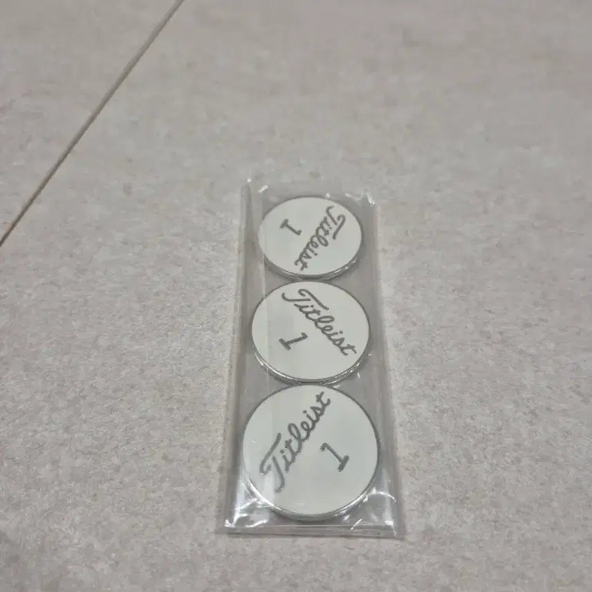 [BUNJANG] Titleist Magnetic Ball Marker Set (3 Types, Bundle) / 타이틀리스트 자석볼마커 새제품 3종 일괄