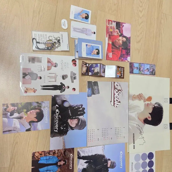 [BUNJANG] Byeon Woo Seok 2025 DICON Calendar & Ediya Poster Set / 변우석2025디아이콘달력,여러가지굿즈,이디야1,2차 포스터 세트팝니다.