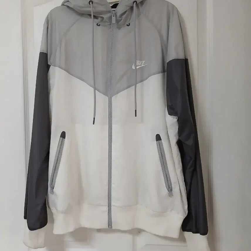 [BUNJANG] Nike Windrunner Jacket L Grey/White / 나이키 윈드러너 바람막이 L 그레이/화이트