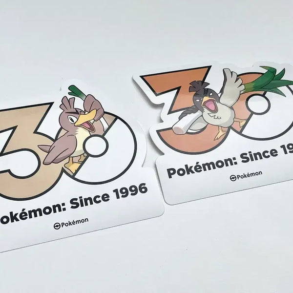 [BUNJANG] Pokemon 30th Anniversary Logo Sticker - Farfetch'd & Galarian Form (Set of 2) / 포켓몬) 30주년 기념 로고 스티커 파오리, 파오리 가라르폼