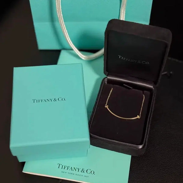 [BUNJANG] Tiffany & Co. T Collection Smile 18K Gold Necklace / TIFFANY&CO. 티파니 T 컬렉션 스마일 18K 골드 목걸이