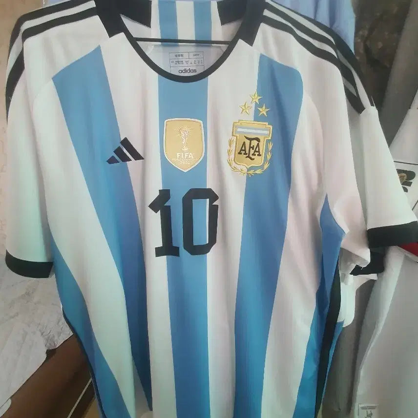 [BUNJANG] Adidas Argentina Lionel Messi 10 Star Home Replica Jersey 2022 Qatar World Cup / 아디다스 아르헨티나 (메시 10) 홈 레플리카 저지 2022 카타르 월드컵 우승 3스타 버전
