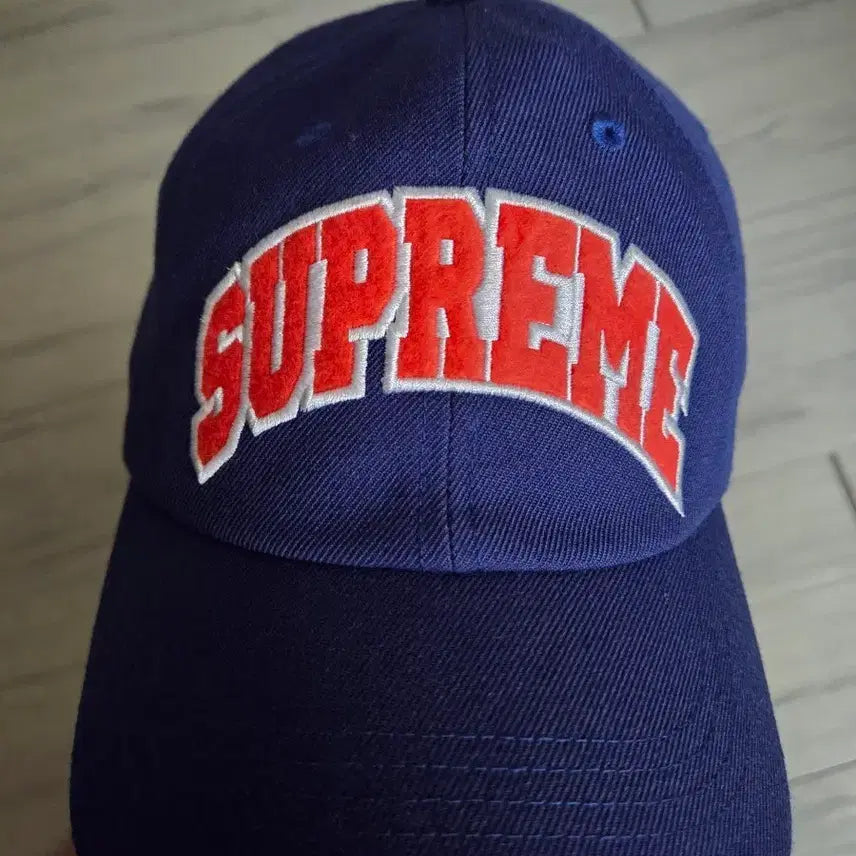 [BUNJANG] Supreme Felt Arc 6-Panel Navy Cap / 슈프림 펠트 아크 6-패널 네이비 - 24FW