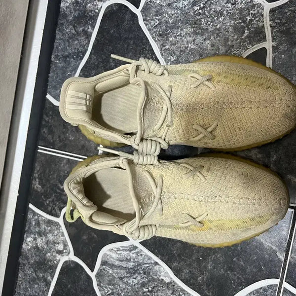 [BUNJANG] Adidas Yeezy Boost 350 V2 Light / 아디다스 이지부스트 350 V2 라이트