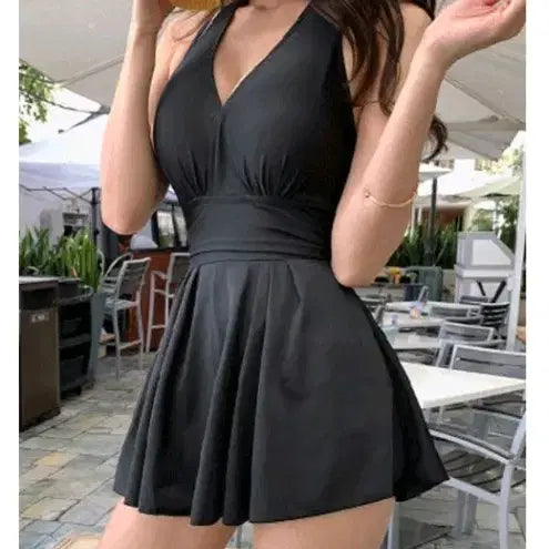 [BUNJANG] Black One-Piece Swimsuit with Back Detail / 매력뒷태 블랙 원피스 수영복