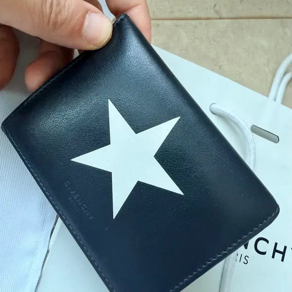 [BUNJANG] Givenchy Star Bifold Wallet / 지방시 GIVENCHY 스타 반지갑 판매합니다.