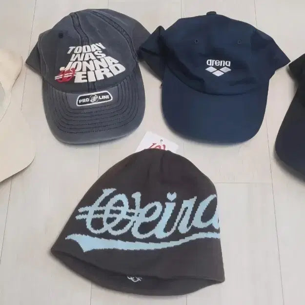 [BUNJANG] Weird World, Arena, Ruo S.pec Beanies Set / 모자 비니 세트
