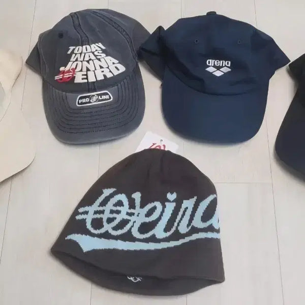 [BUNJANG] Weird World, Arena, Ruo S.pec Beanies Set / 모자 비니 세트