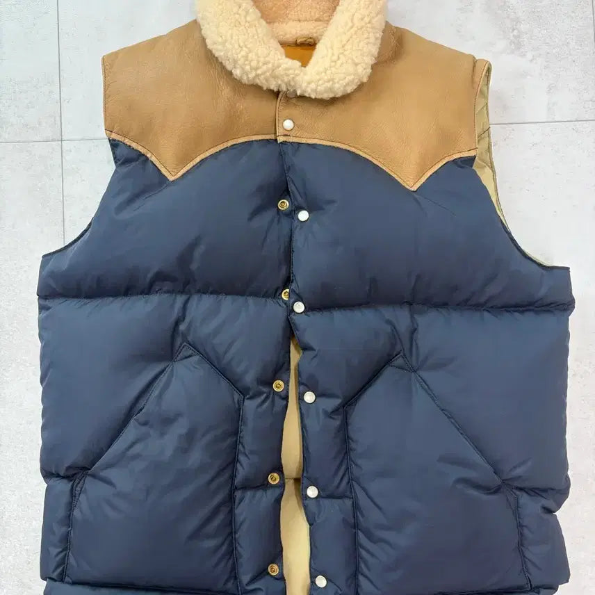 [BUNJANG] Rocky Mountain Featherbed Christy Vest Padding Size 42 / 록키마운틴 페더베드 크리스티 베스트 패딩 42사이즈