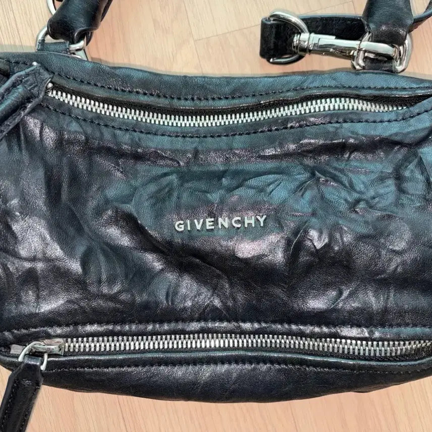 [BUNJANG] Givenchy Pandora Bag Black Leather / 지방시 판도라백 블랙