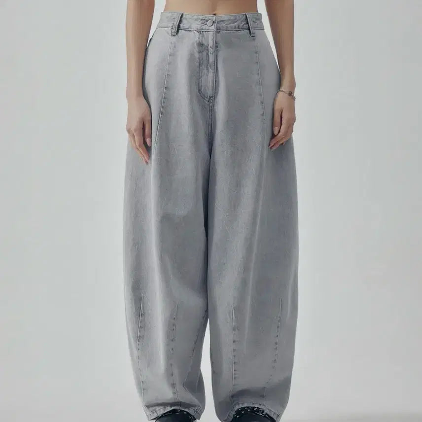 [BUNJANG] Triming Bird Curved Balloon Fit Denim Pants / 트리밍버드 Curved Balloon Fit Denim Pants