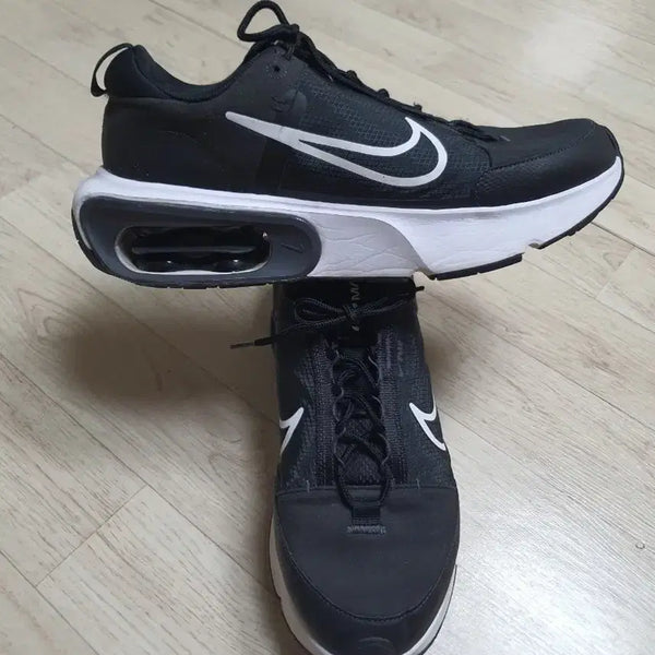 [BUNJANG] Nike Air Max Sneakers (Size 300) / 300 나이키 에어맥스 운동화 스니커즈 300사이즈 완전좋아요