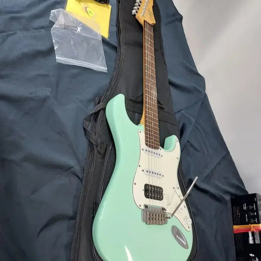 [BUNJANG] Swing R2 Electric Guitar with Upgraded Parts / 스윙 파츠 업그레이드 r2 싱싱험  일렉기타