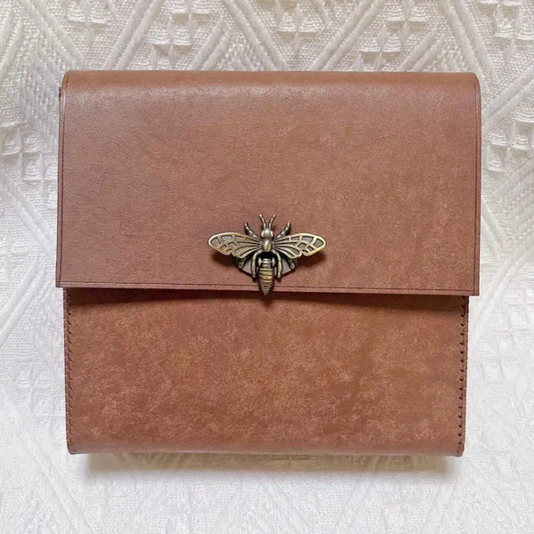 [BUNJANG] Bessongkuku Square Leather Pouch Brown / [베쏭꾸꾸] 다꾸 정사각 가죽파우치 브라운